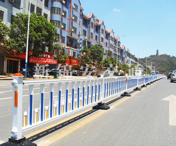 常規(guī)護(hù)欄